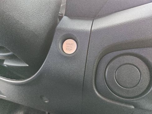Used 2022 Nissan Frontier SV w/ Technology Package RWD image 13