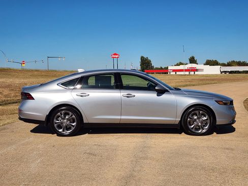 New 2025 Honda Accord EX-L image 7