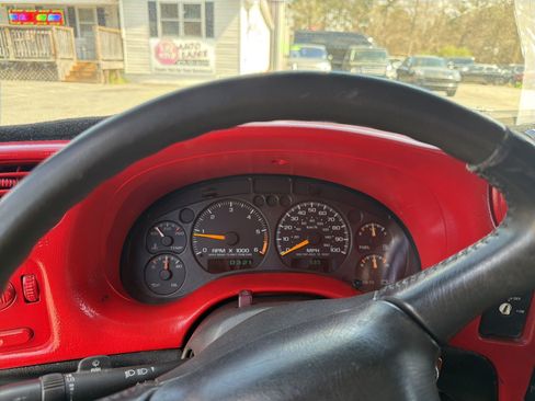 Used 2002 Chevrolet S10 Pickup LS w/ LS Preferred Equipment Group image 10