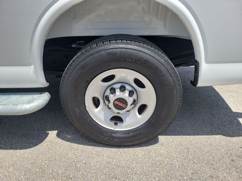 Used 2025 GMC Savana 2500 w/ Driver Convenience Package RWD image 25
