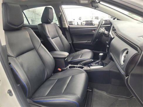 Used 2019 Toyota Corolla XSE image 17