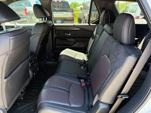 Certified 2026 Honda Pilot Black Edition image 17
