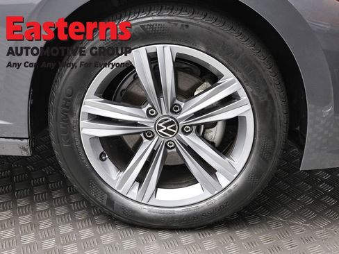 Used 2024 Volkswagen Jetta SE FWD image 28