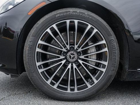 Used 2022 Mercedes-Benz S 580 4MATIC Sedan w/ 3D Technology Package image 18