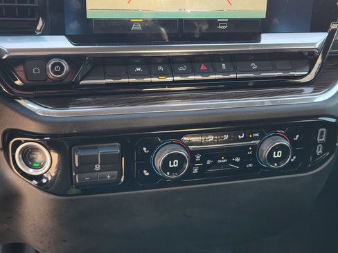 Used 2025 Chevrolet Silverado 1500 LT w/ Z71 Off-Road Package image 25