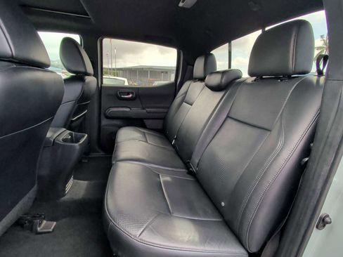 Used 2022 Toyota Tacoma TRD Off-Road image 25