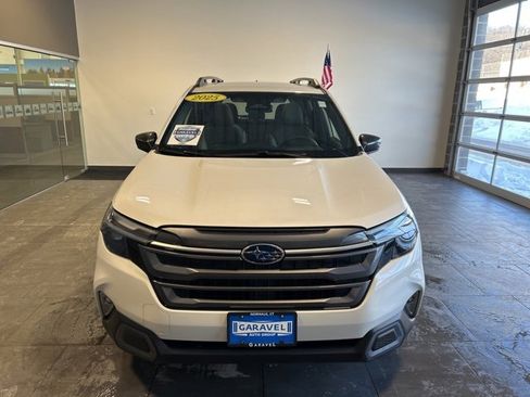 Used 2025 Subaru Forester Limited image 18