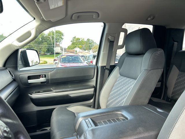 Used 2019 Toyota Tundra SR5 w/ Convenience Package AWD/4WD image 28