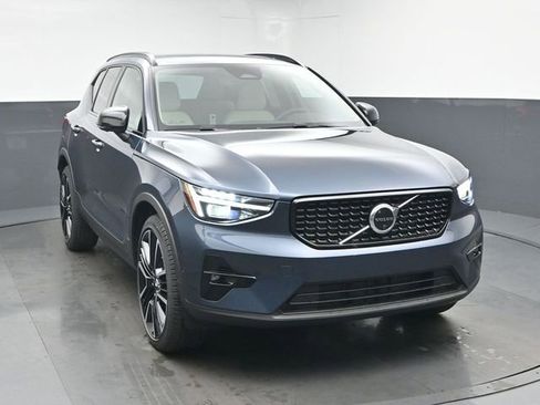 New 2026 Volvo XC40 B5 Ultra w/ Protection Package Premier image 2