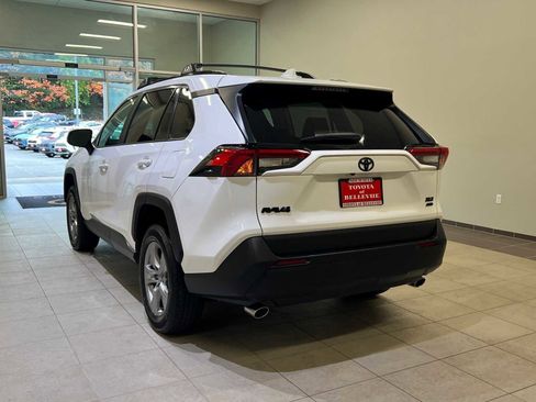 Certified 2022 Toyota RAV4 XLE image 4