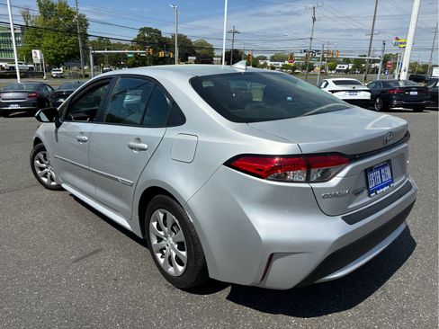 Used 2020 Toyota Corolla LE FWD image 21