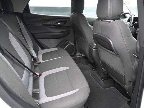 Used 2025 Chevrolet TrailBlazer LT FWD image 17