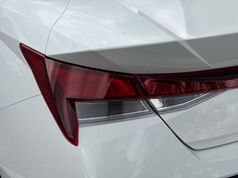 New 2026 Hyundai Elantra SE image 10