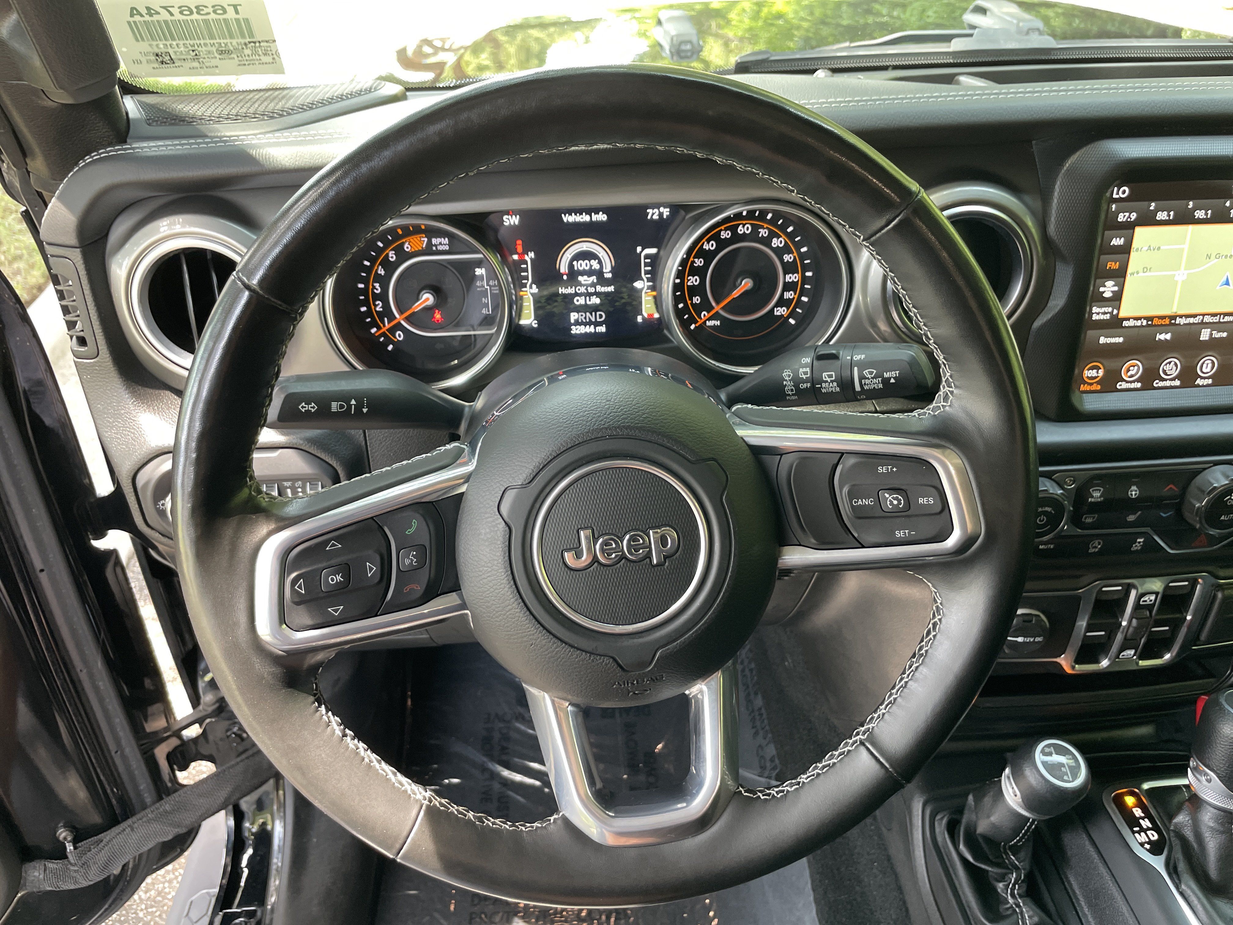 Used 2022 Jeep Wrangler Unlimited Sahara w/ LED Lighting Group AWD/4WD image 17