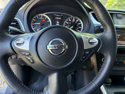 Used 2016 Nissan Sentra SV FWD image 16