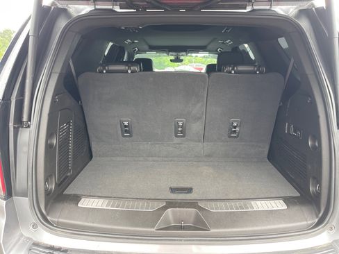 Used 2021 Chevrolet Tahoe Premier w/ Premium Package RWD image 16