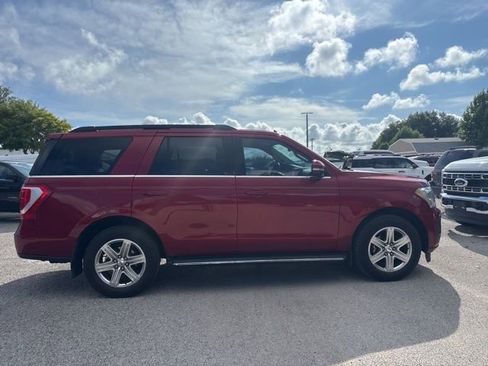Used 2019 Ford Expedition XLT w/ Equipment Group 202A RWD image 4