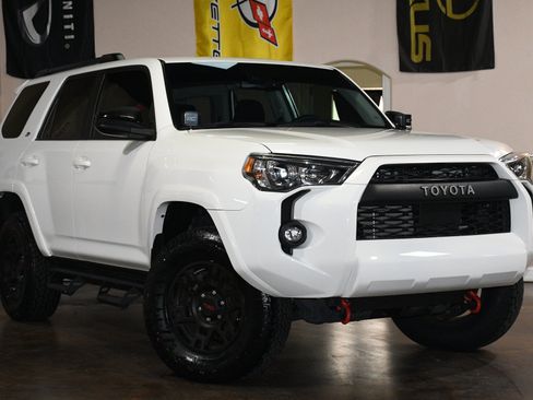 Used 2024 Toyota 4Runner SR5 RWD image 3