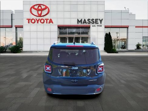 Used 2018 Jeep Renegade Limited w/ UConnect 8.4 Nav Group image 4