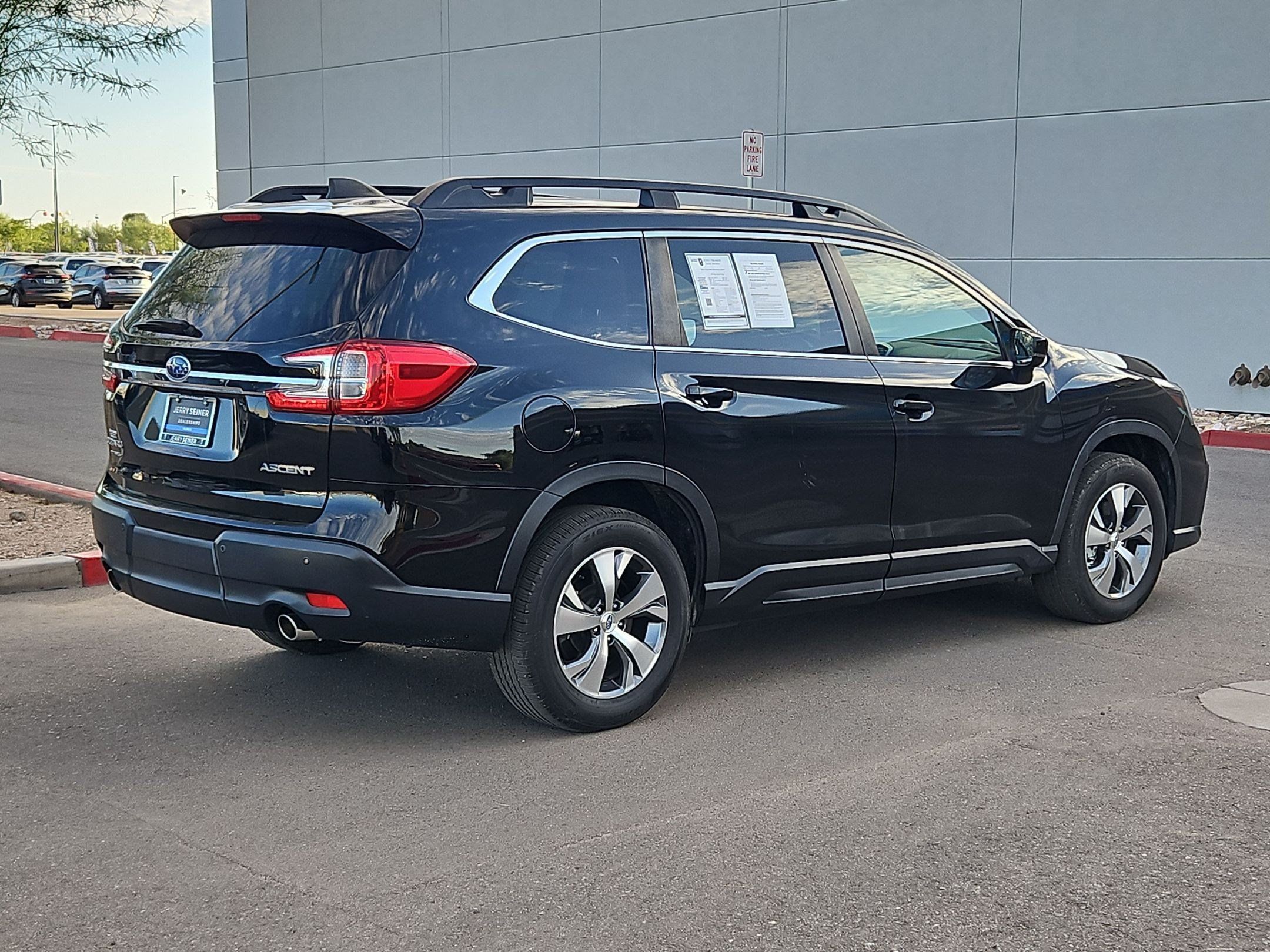 Used 2024 Subaru Ascent Premium w/ Convenience Package AWD/4WD image 6