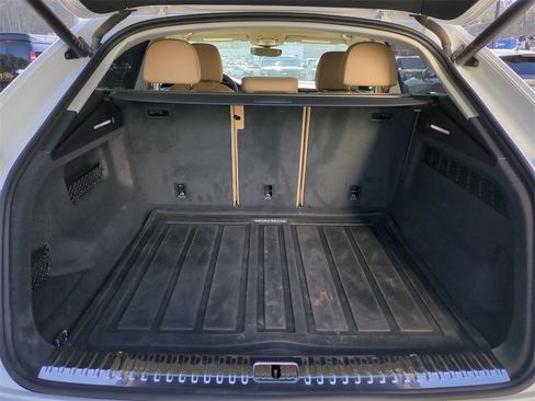 Used 2025 Audi Q8 Premium Plus image 13