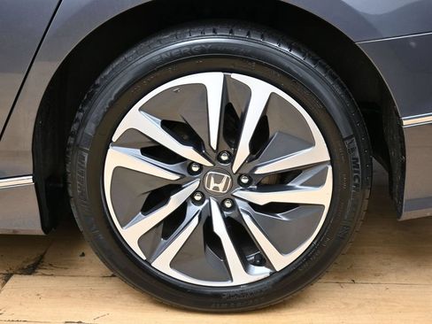 Used 2018 Honda Accord EX image 13