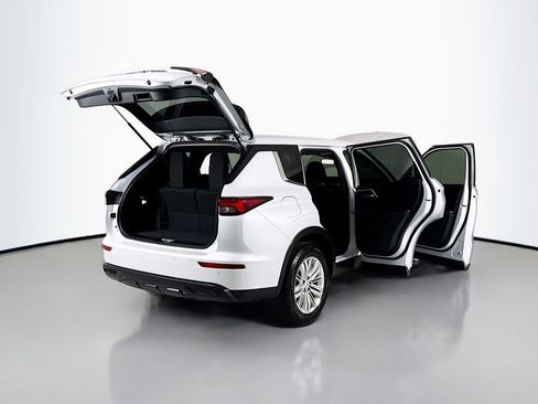 Used 2024 Mitsubishi Outlander ES AWD/4WD image 24