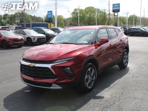 Used 2023 Chevrolet Blazer LT w/ Driver Confidence Package FWD image 8