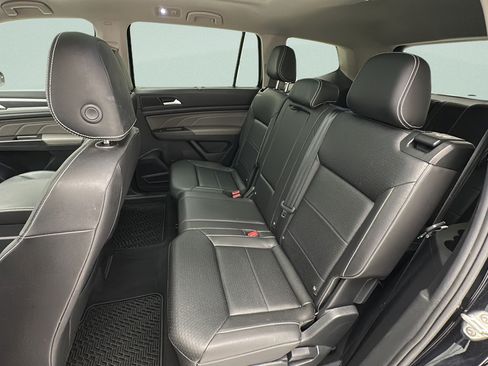 Used 2023 Volkswagen Atlas SEL R-Line AWD/4WD image 10