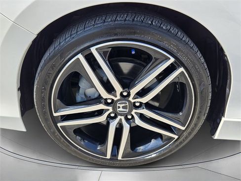 Used 2017 Honda Accord Sport image 9