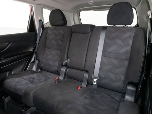 Used 2015 Nissan Rogue SV image 21