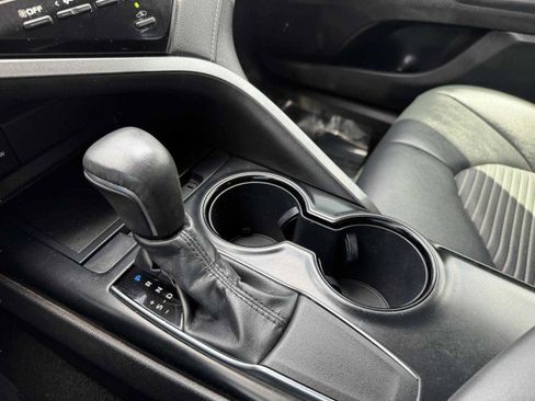 Used 2019 Toyota Camry SE image 30