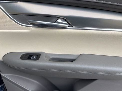 Used 2017 Cadillac XT5 Luxury w/ Driver Awareness Package image 38