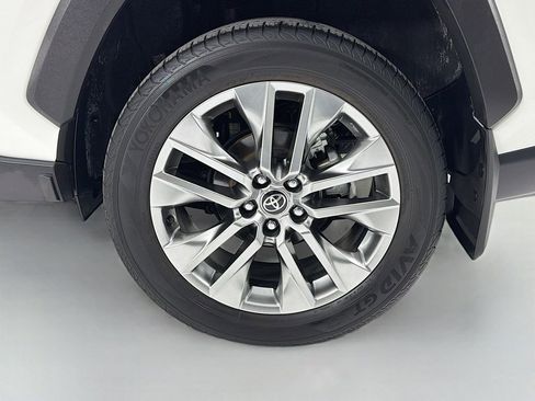 Used 2020 Toyota RAV4 Limited image 33