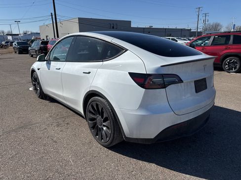 Used 2023 Tesla Model Y Performance image 2
