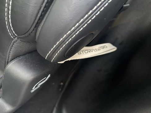 Used 2025 Chrysler Pacifica Select image 25