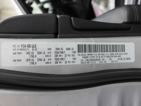 Used 2017 Jeep Grand Cherokee Laredo w/ Quick Order Package 23E AWD/4WD image 37