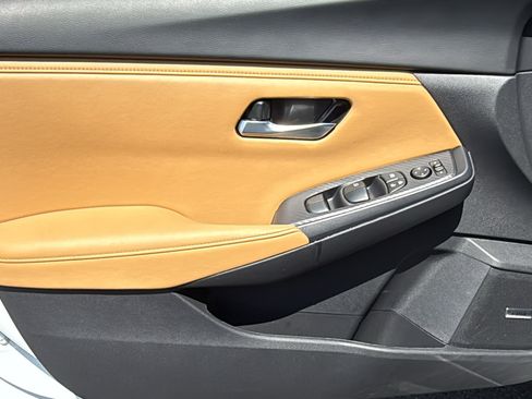 Certified 2024 Nissan Sentra SV w/ SV Premium Package FWD image 6
