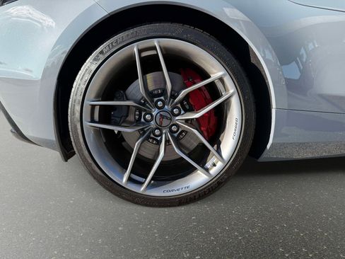 Used 2025 Chevrolet Corvette Z06 image 19