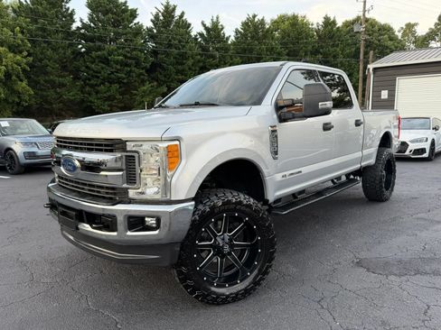 Used 2017 Ford F250 XLT w/ XLT Value Package AWD/4WD image 1