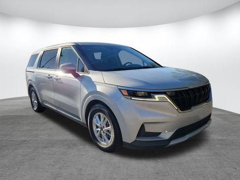 Used 2023 Kia Carnival LX image 22