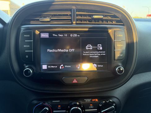 Used 2022 Kia Soul LX FWD image 16