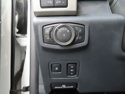 Used 2022 Ford F350 Lariat w/ Tremor Off-Road Package image 45