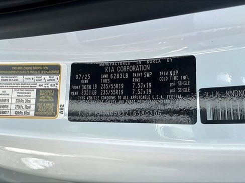 Used 2026 Kia Carnival EX FWD image 19