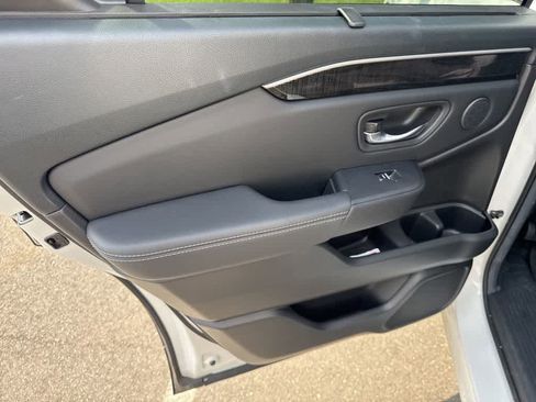 Used 2023 Honda Pilot Elite image 18