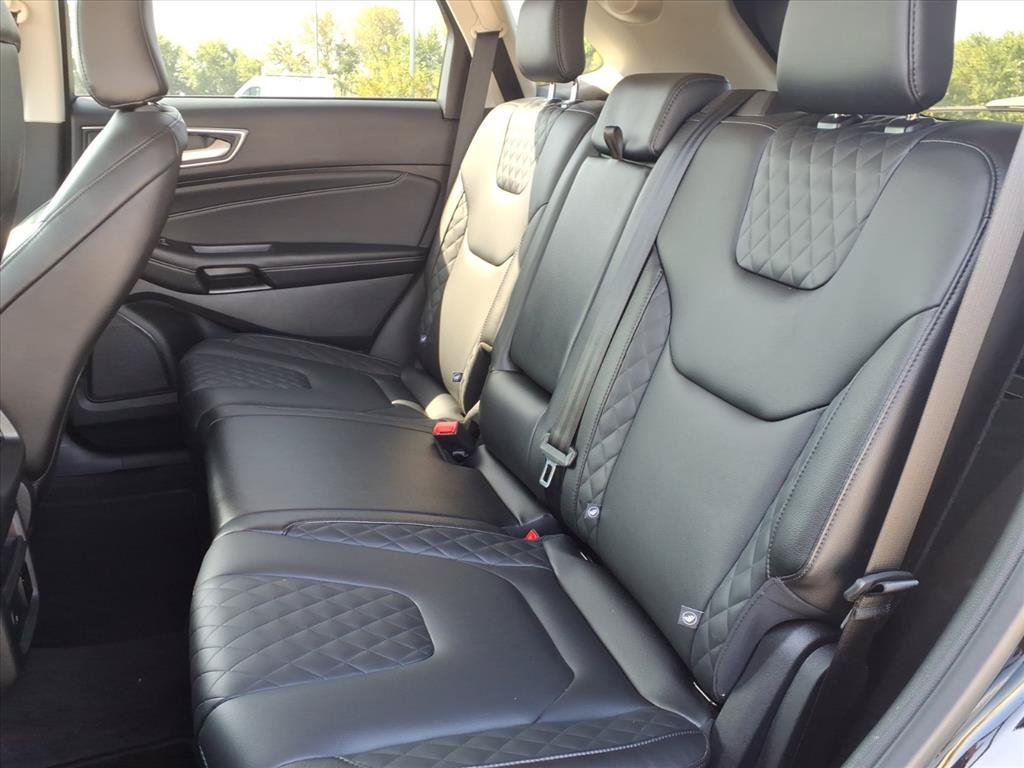 Used 2024 Ford Edge Titanium AWD/4WD image 24