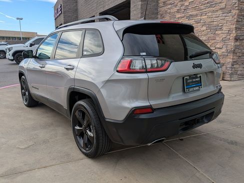 Used 2019 Jeep Cherokee Latitude Plus image 3