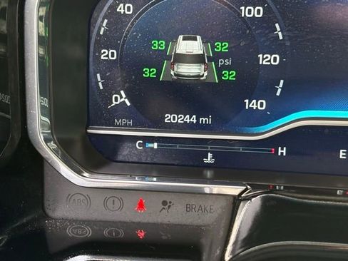 Used 2022 Chevrolet Silverado 1500 ZR2 w/ Technology Package image 4