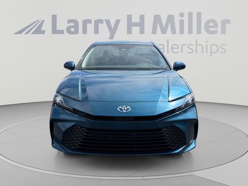 Used 2025 Toyota Camry LE FWD image 8