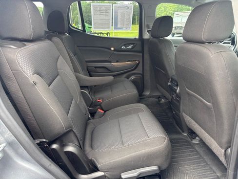 Used 2022 GMC Acadia SLE w/ Driver Convenience Package FWD image 13